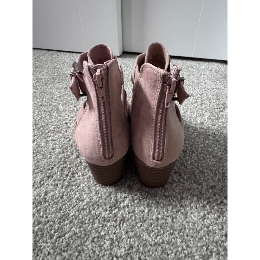 Fergalicious 7.5 Women Pink Suede Ankle Boots Buckle Booties - Picture 4 of 10